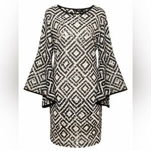 Cover Me Black and White Lace Bell Sleeve Cover Up Tunic | Size Medium